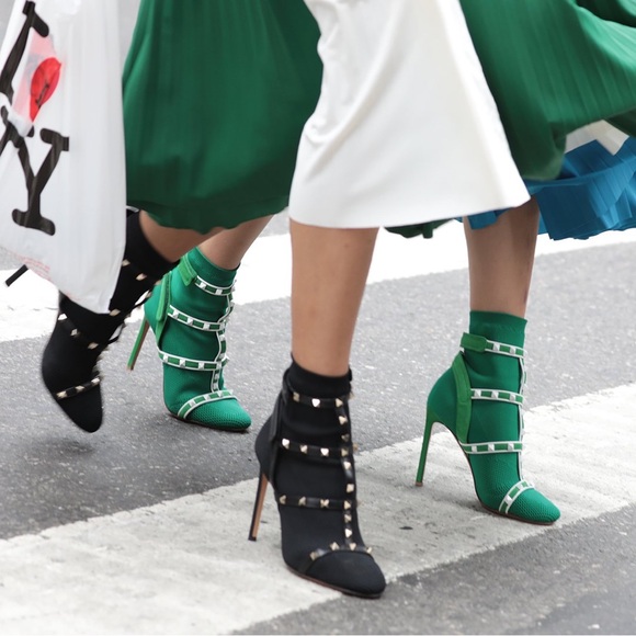 Valentino Garavani Rockstud Ankle Boots In Burgundy - Red - Garnet